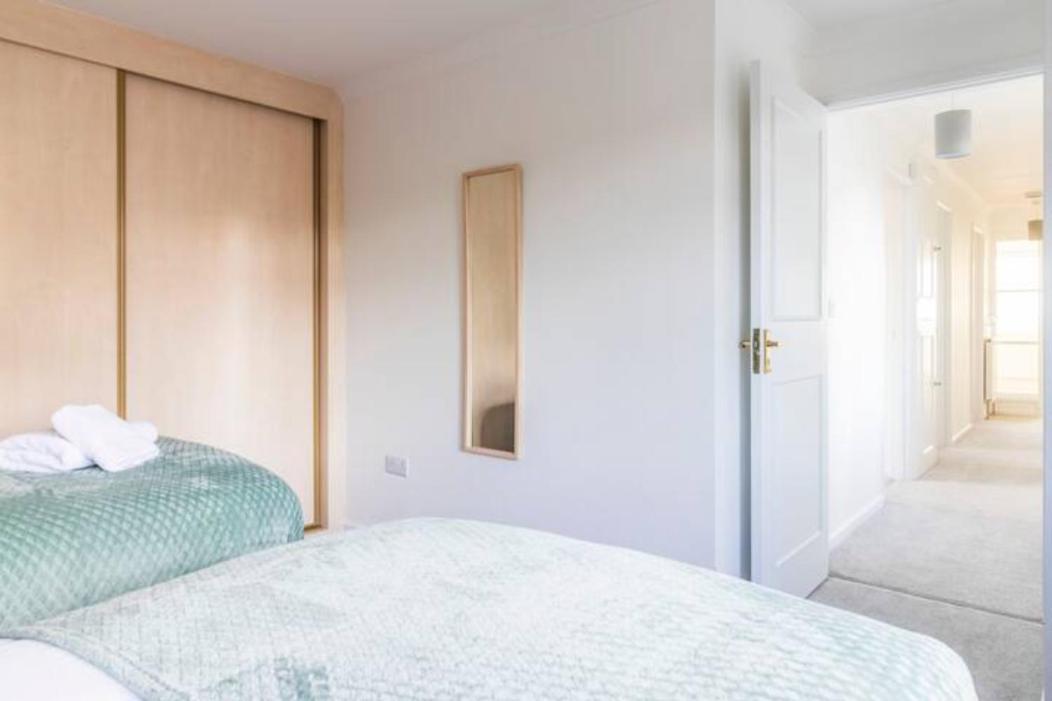 Large Sea View 2 Bedroom Sleeps 6 - Free Parking Bournemouth Ngoại thất bức ảnh